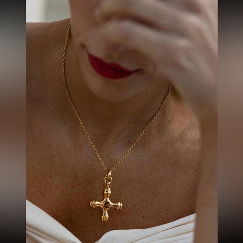 Cross necklace N526